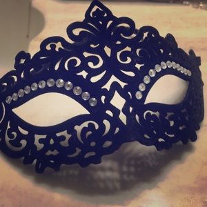 Costume mask